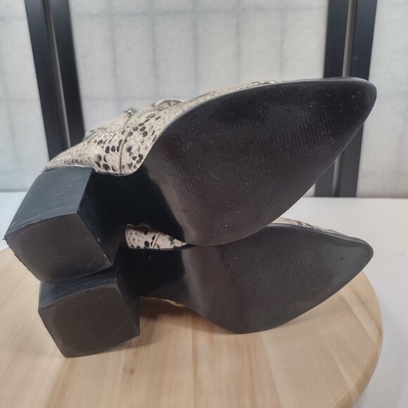 Steve Madden Pointed Cap Toe Python White Black Leather Ankle Boots Women US 7.5 - Picture 11 of 15